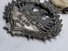 Charger l'image dans la galerie, Spanish WW2 "Blue Division" Medal for Spanish Volunteers on the Eastern Front - The Militaria Shop
