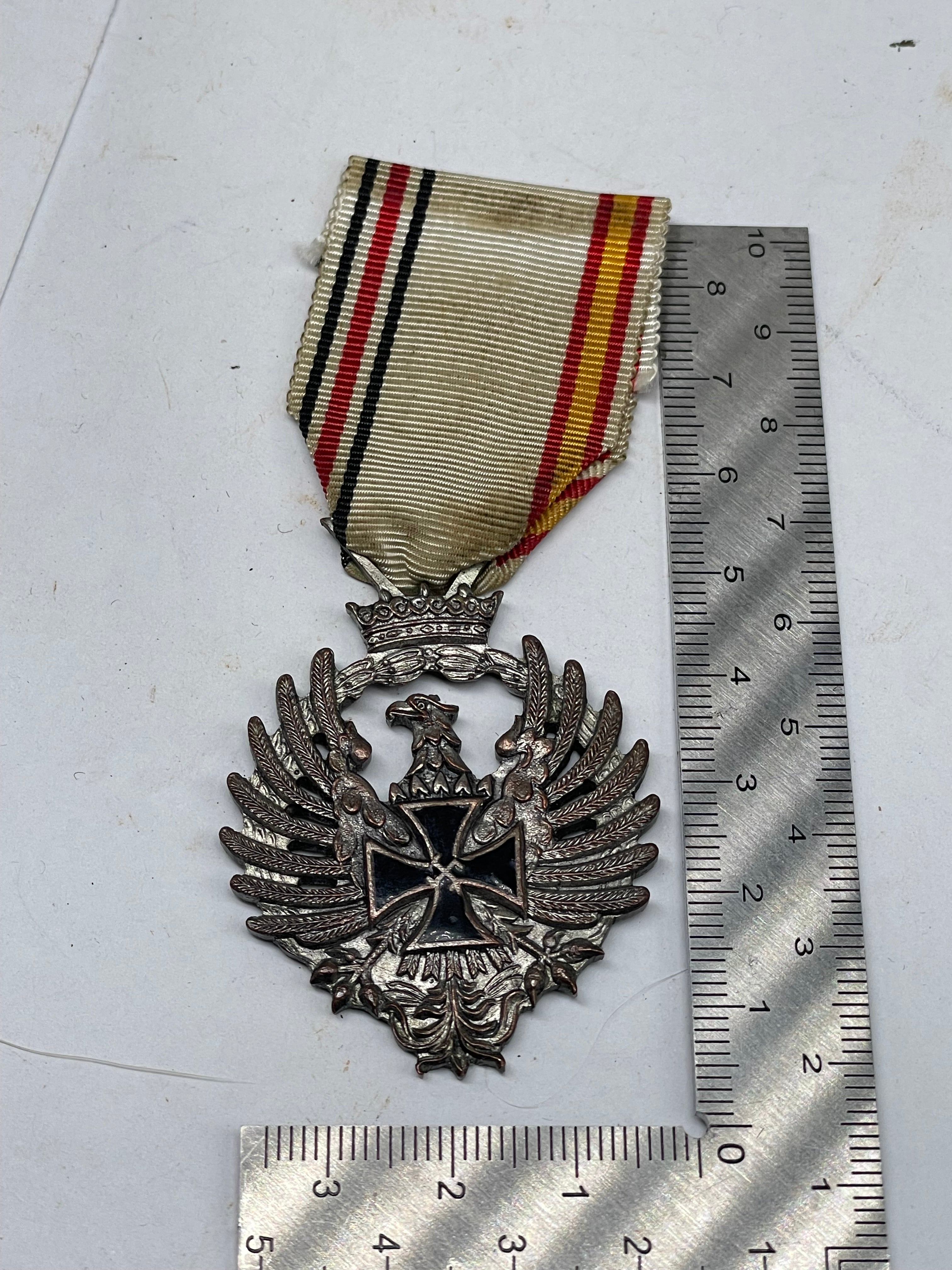 Spanish WW2 "Blue Division" Medal for Spanish Volunteers on the Eastern Front - The Militaria Shop