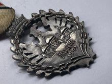 Charger l'image dans la galerie, Spanish WW2 "Blue Division" Medal for Spanish Volunteers on the Eastern Front - The Militaria Shop
