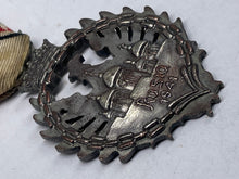 Charger l'image dans la galerie, Spanish WW2 "Blue Division" Medal for Spanish Volunteers on the Eastern Front - The Militaria Shop
