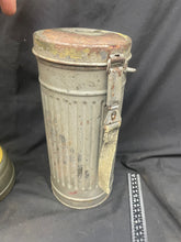 Load image into Gallery viewer, WW2 German Kriegsmarine Issue Gas Mask in Correct Navy Painted Tin
