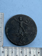 Load image into Gallery viewer, Original WW2 German Day Badge - The Militaria Shop
