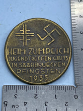 Charger l&#39;image dans la galerie, Original WW2 German Day Badge 
