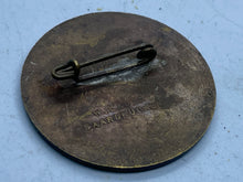 Charger l&#39;image dans la galerie, Original WW2 German Day Badge 
