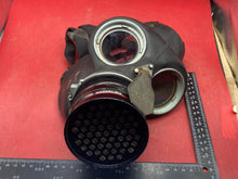 Lade das Bild in den Galerie-Viewer, WW2 British Home Front / Civil Defence Wardens Gas Mask 1942 Dated
