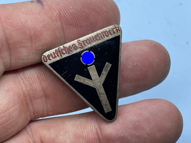 Original WW2 German RZM frauenshaft badge 