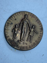 Load image into Gallery viewer, Original WW2 German Day Badge - The Militaria Shop
