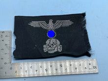 Charger l&#39;image dans la galerie, Reproduction WW2 German Cloth SS Cap Eagle &amp; Skull Badge 
