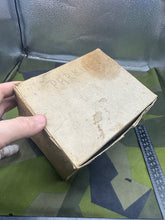 Lade das Bild in den Galerie-Viewer, Original WW2 British Home Front Civilian Gas Mask in Cardboard Box
