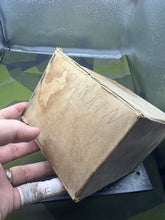 Lade das Bild in den Galerie-Viewer, Original WW2 British Home Front Civilian Gas Mask in Cardboard Box
