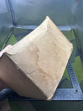 Lade das Bild in den Galerie-Viewer, Original WW2 British Home Front Civilian Gas Mask in Cardboard Box
