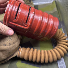 Lade das Bild in den Galerie-Viewer, Original WW2 British Army T-Mic GSR General Service Respirator Gas Mask Set
