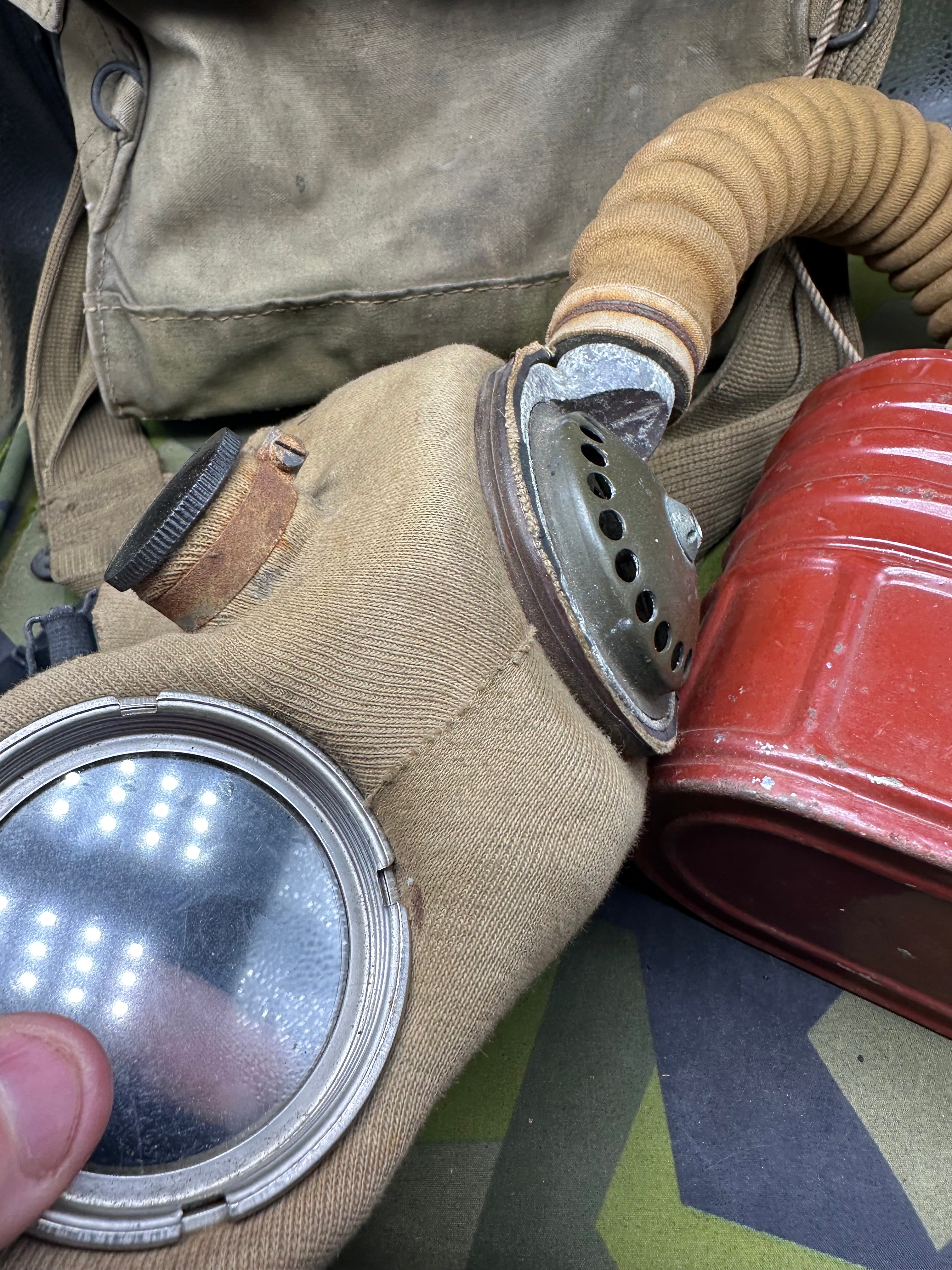Original WW2 British Army T-Mic GSR General Service Respirator Gas Mask Set - The Militaria Shop