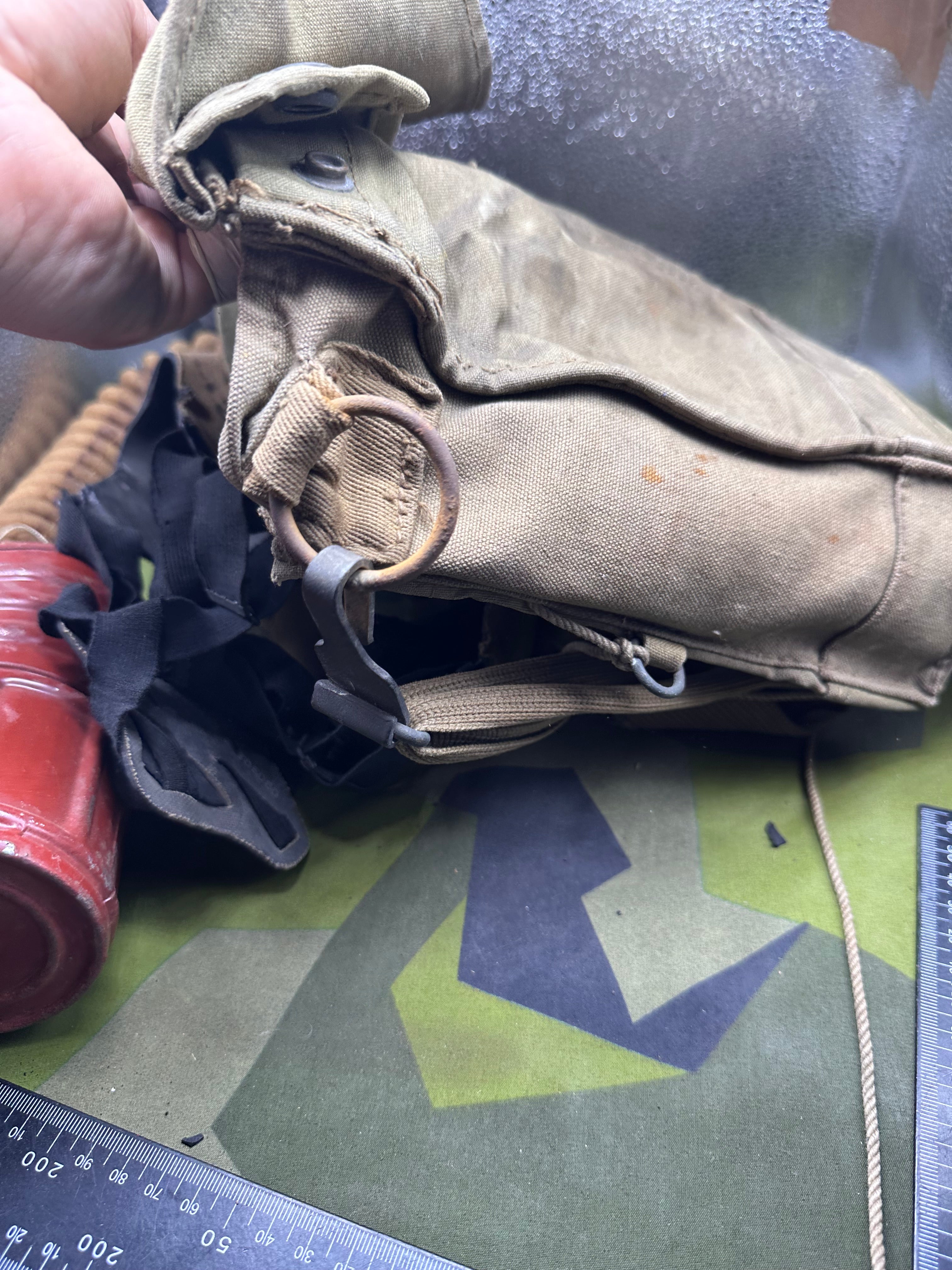 Original WW2 British Army T-Mic GSR General Service Respirator Gas Mask Set - The Militaria Shop