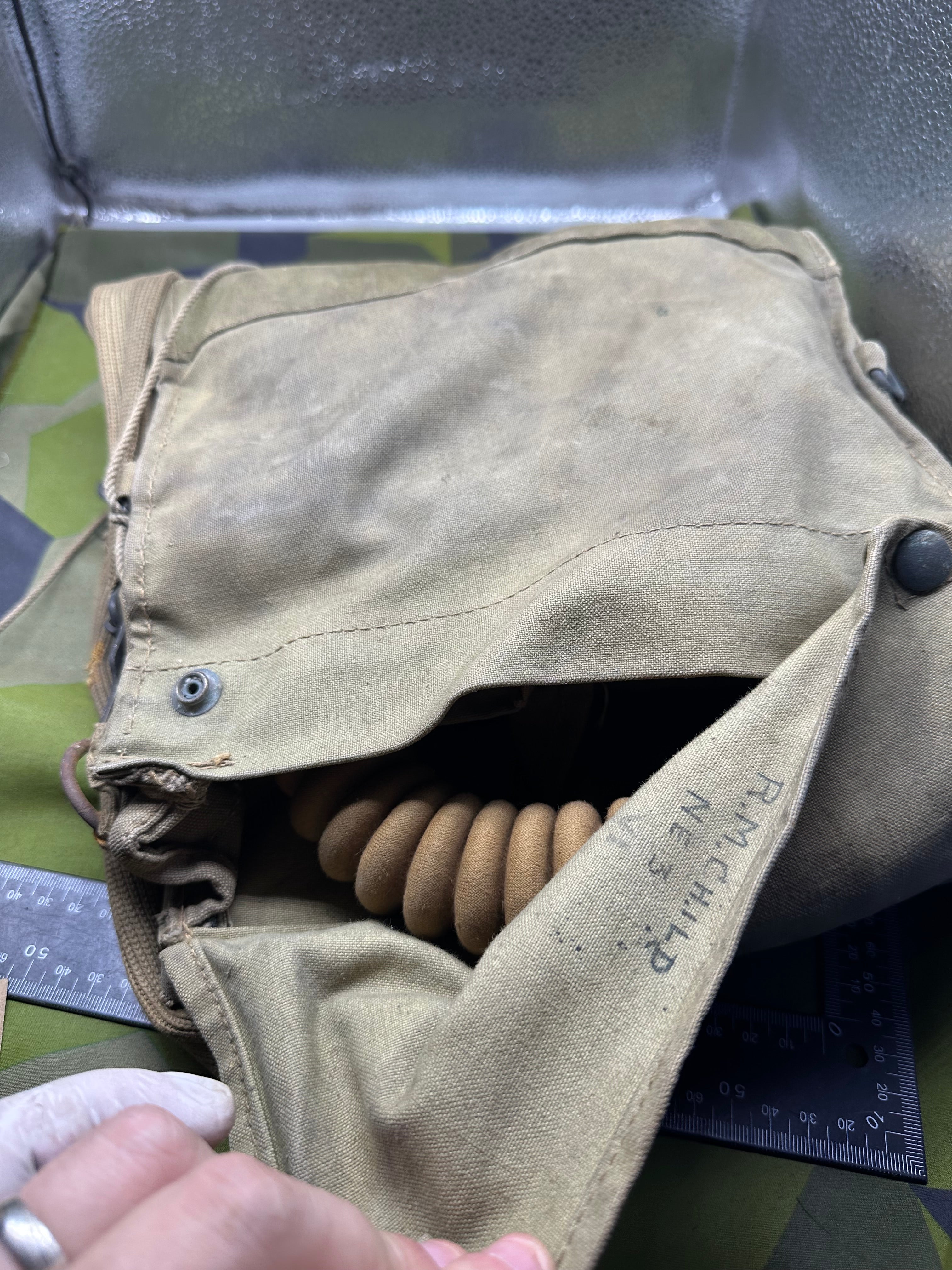 Original WW2 British Army T-Mic GSR General Service Respirator Gas Mask Set - The Militaria Shop