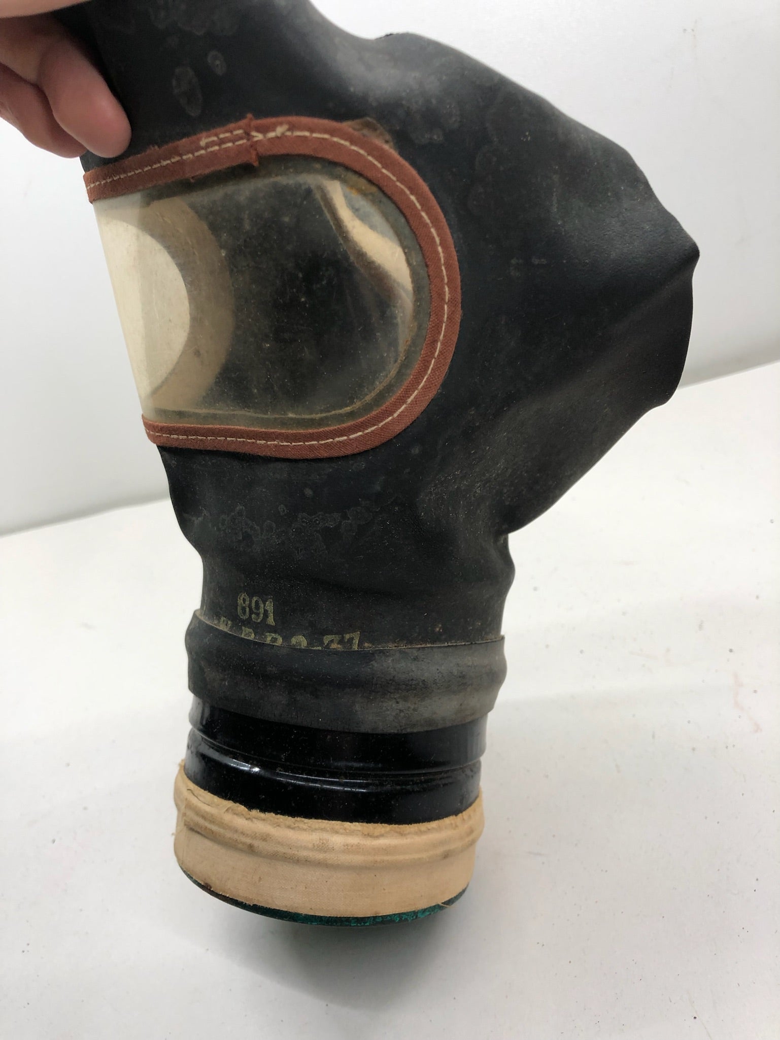 Original WW2 British Home Front Civilian Respirator Gas Mask & Box - The Militaria Shop