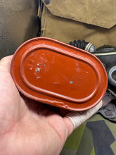 Lade das Bild in den Galerie-Viewer, Original WW2 British Army GSR General Service Respirator Gas Mask Set

