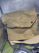 Lade das Bild in den Galerie-Viewer, Original WW2 British Army GSR General Service Respirator Gas Mask Set

