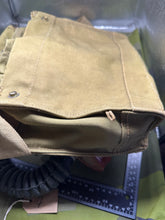 Lade das Bild in den Galerie-Viewer, Original WW2 British Army GSR General Service Respirator Gas Mask Set
