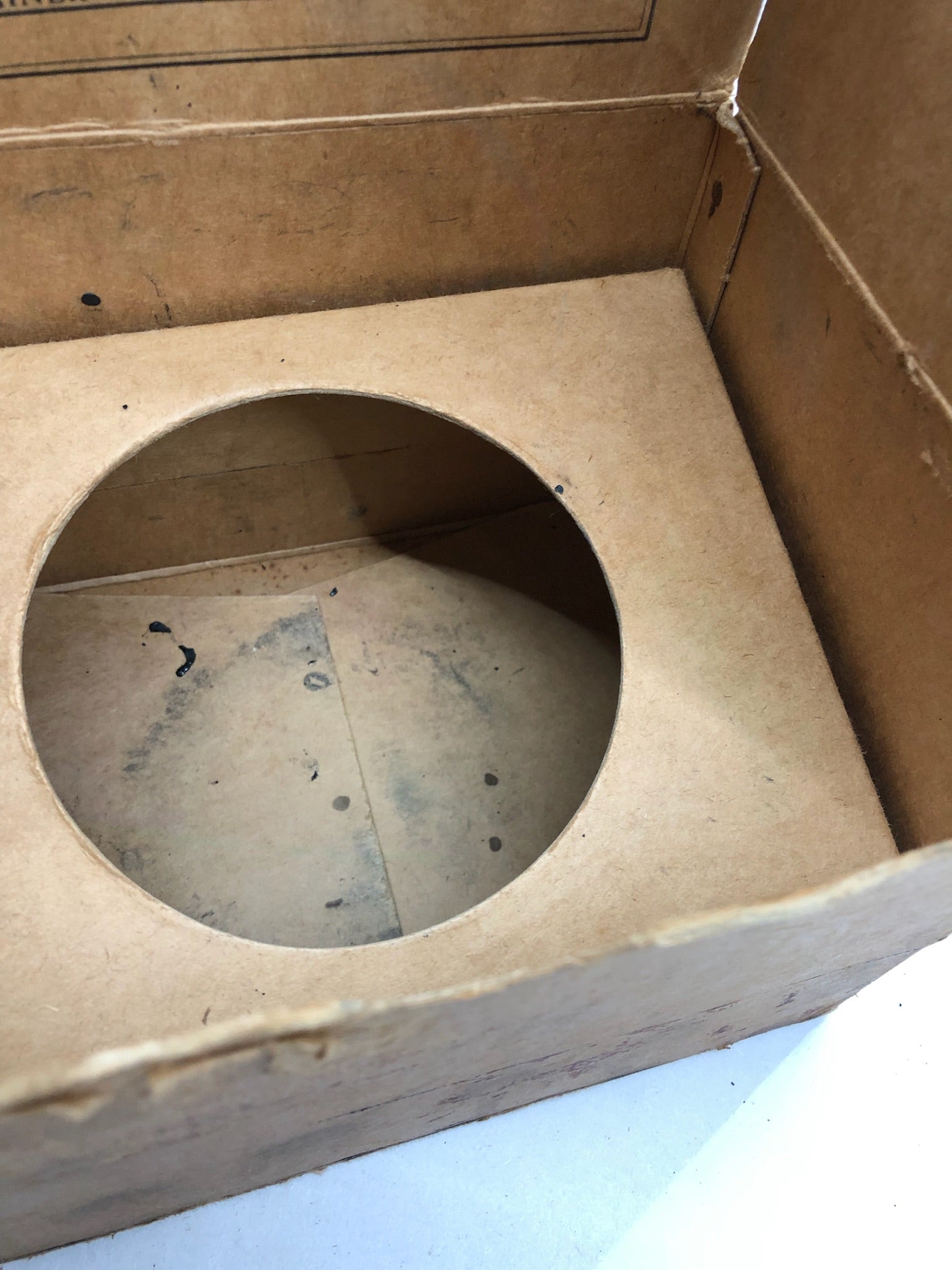 Original WW2 British Home Front Civilian Respirator Gas Mask & Box - The Militaria Shop