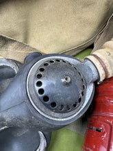 Charger l&#39;image dans la galerie, Original WW2 British Army GSR General Service Respirator Gas Mask Set
