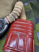 Charger l&#39;image dans la galerie, Original WW2 British Army GSR General Service Respirator Gas Mask Set

