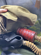 Charger l&#39;image dans la galerie, Original WW2 British Army GSR General Service Respirator Gas Mask Set
