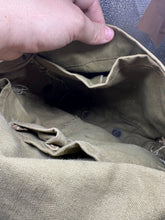 Charger l&#39;image dans la galerie, Original WW2 British Army GSR General Service Respirator Gas Mask Set
