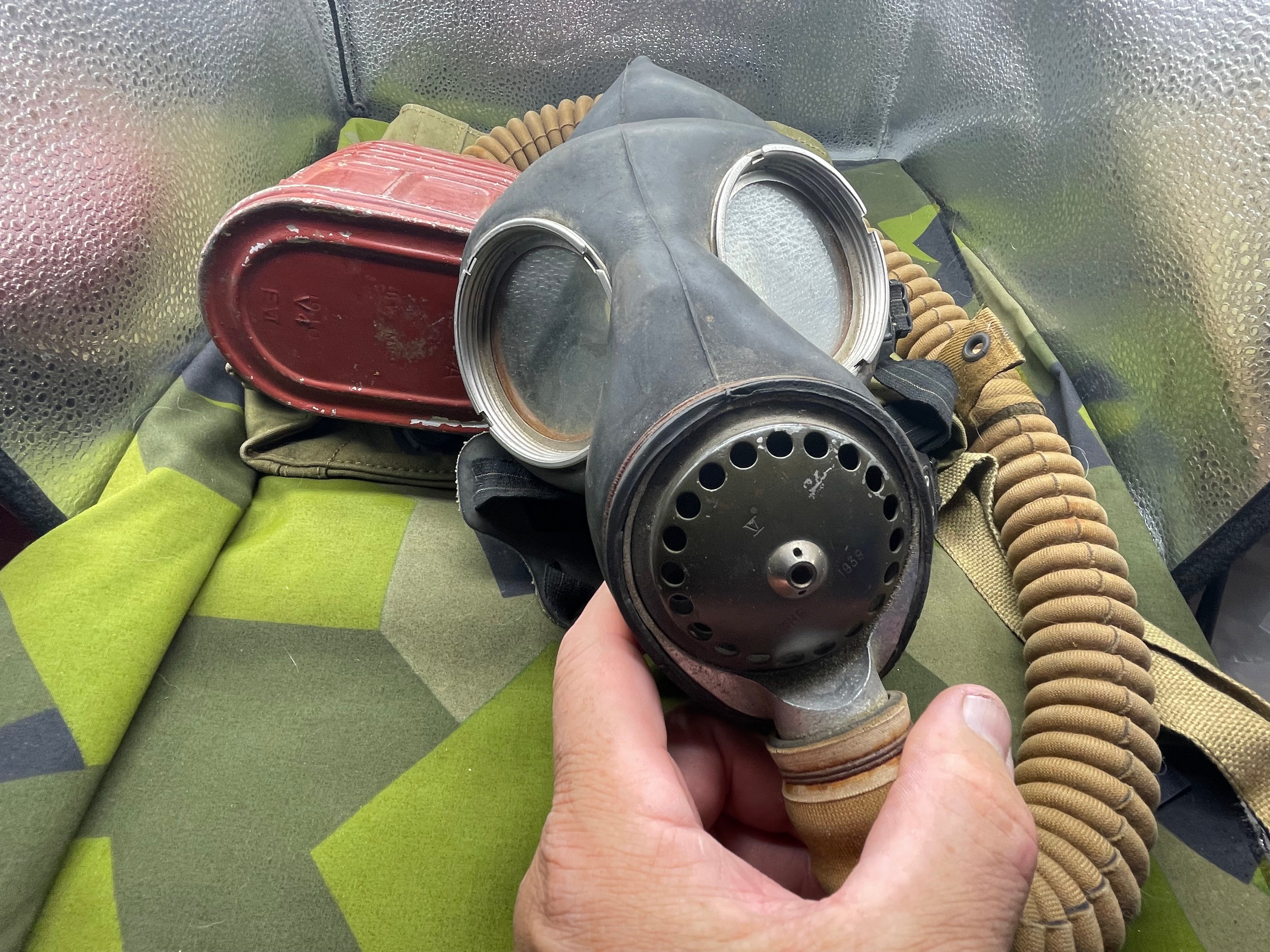 Original WW2 British Army Long-Hose Gas Mask with Bag - The Militaria Shop