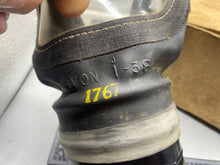 Load image into Gallery viewer, Original British WW2 ARP Officials / Home Front Gas Mask in Carrying Box with Label
