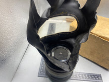 Load image into Gallery viewer, Original British WW2 ARP Officials / Home Front Gas Mask in Carrying Box with Label
