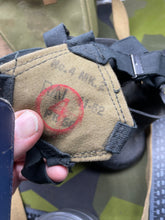 Load image into Gallery viewer, Original British Army Assault Gas Mask in Bag with Goggle Packets
