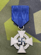 Charger l&#39;image dans la galerie, Original Third Reich 25-Year Faithful Service Medal
