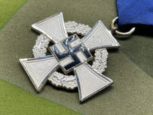 Charger l&#39;image dans la galerie, Original Third Reich 25-Year Faithful Service Medal
