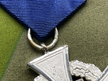 Charger l&#39;image dans la galerie, Original Third Reich 25-Year Faithful Service Medal
