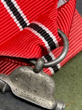 Load image into Gallery viewer, Original WW2 Third Reich Russian Front Service Medal
