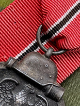 Load image into Gallery viewer, Original WW2 Third Reich Russian Front Service Medal
