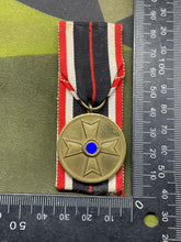 Charger l&#39;image dans la galerie, Original WW2 German Army Third Reich War Merit Medal
