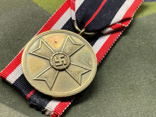 Charger l&#39;image dans la galerie, Original WW2 German Army Third Reich War Merit Medal
