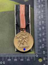 Charger l&#39;image dans la galerie, Original WW2 German Army October 1st 1938 Commemorative Medal
