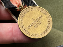 Charger l&#39;image dans la galerie, Original WW2 German Army October 1st 1938 Commemorative Medal
