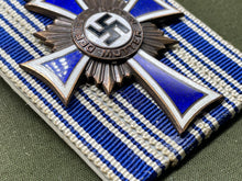 Charger l&#39;image dans la galerie, Original Third Reich Mother&#39;s Cross in Bronze - Court Mounted
