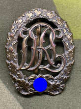Charger l&#39;image dans la galerie, Original WW2 German DRL &#39;Reichssportabzeichen&#39; Bronze Sports Badge

