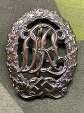 Charger l&#39;image dans la galerie, Original WW2 German DRL &#39;Reichssportabzeichen&#39; Bronze Sports Badge
