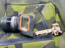 Load image into Gallery viewer, WW2 British Home Front Civilian Pattern Gas Mask
