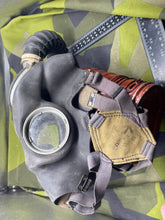 Load image into Gallery viewer, WW2 British Army Pattern General Service Gas Mask
