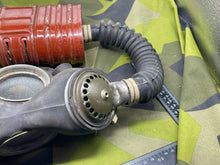 Load image into Gallery viewer, WW2 British Army Pattern General Service Gas Mask

