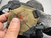 Charger l'image dans la galerie, Original British Army Assault Gas Mask - The Militaria Shop
