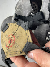 Charger l'image dans la galerie, Original British Army Assault Gas Mask - The Militaria Shop
