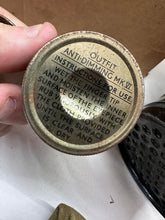 Charger l'image dans la galerie, Original WW2 British Civil Defence ARP Service Respirator Gas Mask - Complete
